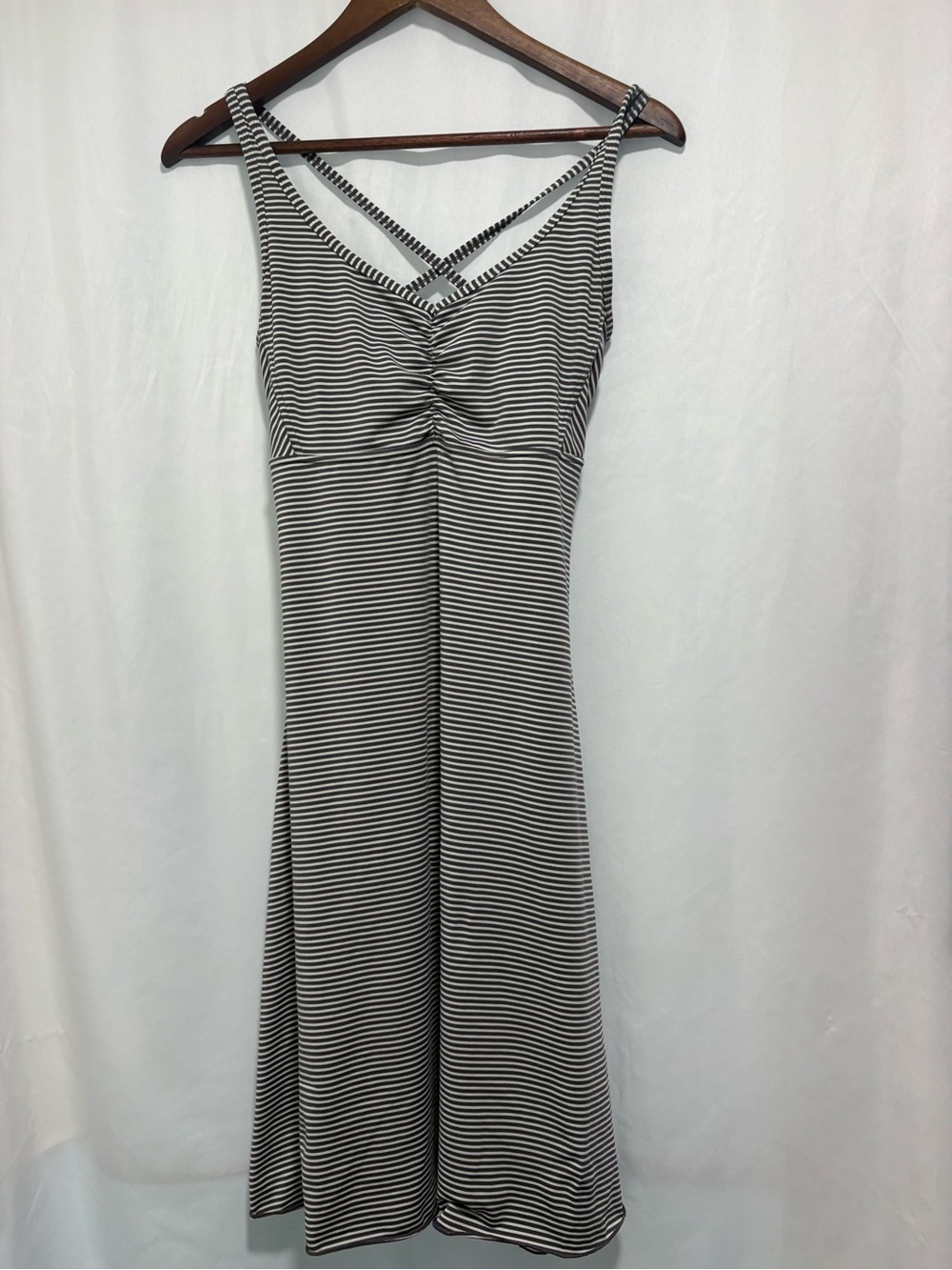 prAna Rebecca Dress M Grey Striped Strappy Back Shelf Bra Athletic - Picture 4 of 9
